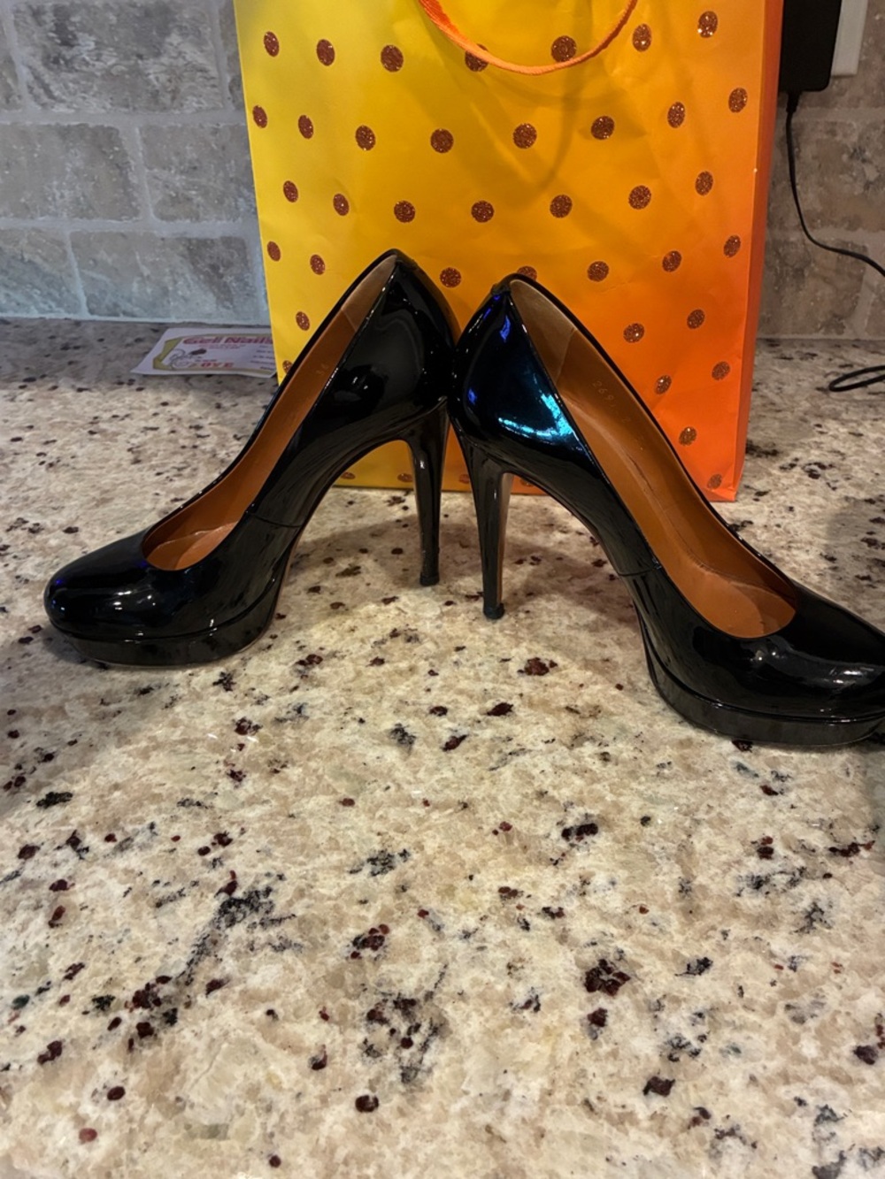 Gucci Betty black Patent Round-Toe High Heel Pumps - Picture 3 of 9